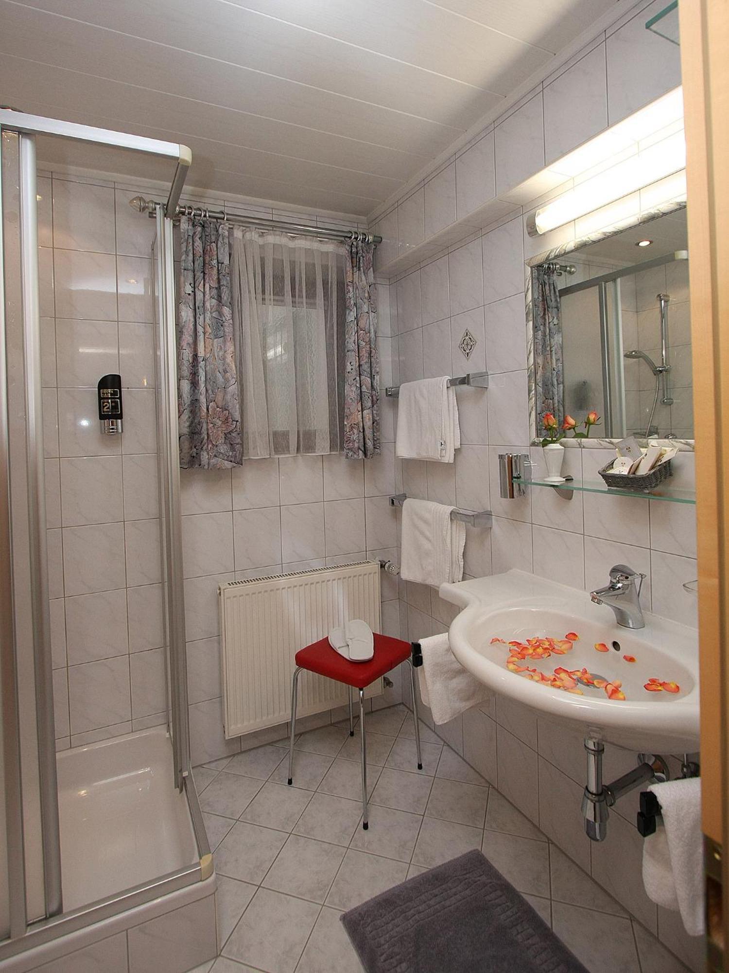 Alphotel Garni Salner Ischgl Zimmer foto